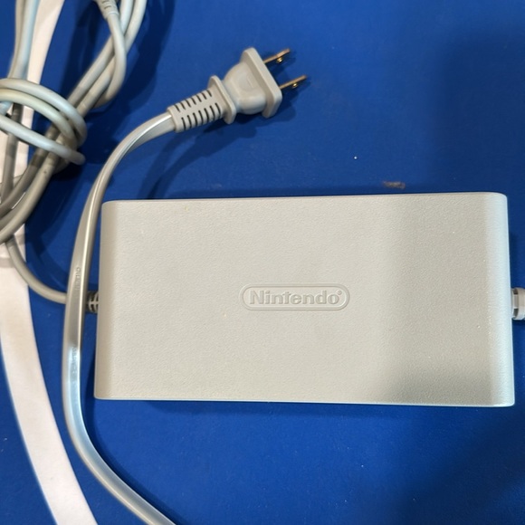 Working Wii U with 4+ controllers, sensor, steering wheels, game pad. - Picture 3 of 14